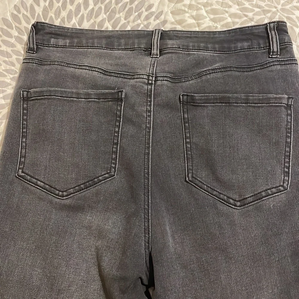 SKINNY Leg Mid Rise Coated Denim Jeans charcoal color size 11